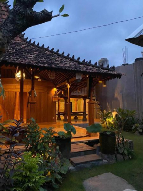 Joglo Breeze Guesthouse and Villa